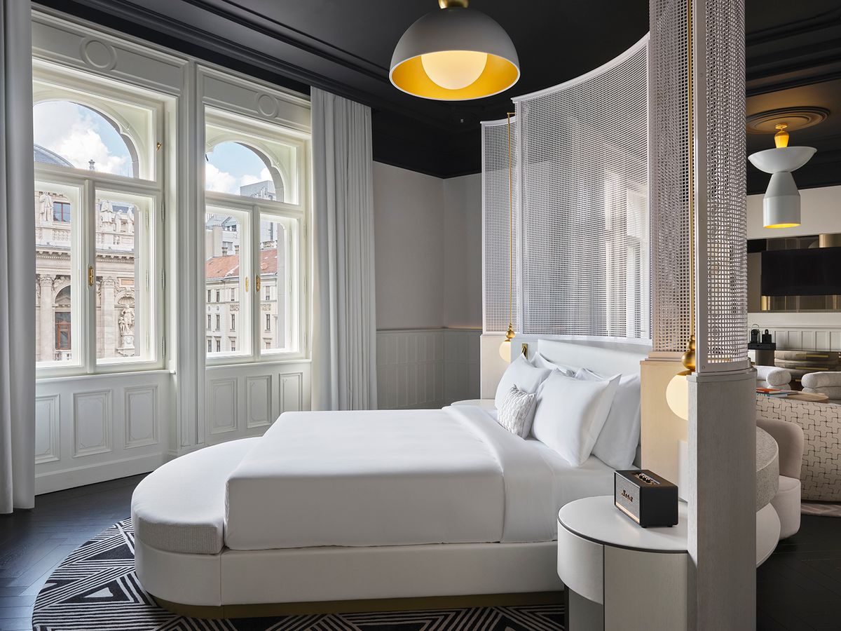 W Budapest